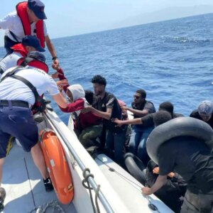 izmirde duzensiz gocmen kurtarma operasyonu Ese3w24s