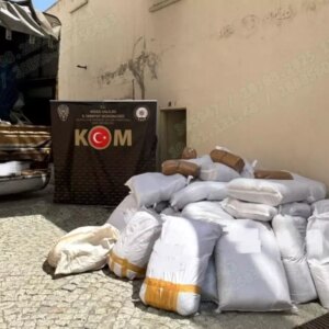 nigdede 1600 kilo kacak tutun ele gecirildi UaVrfyiF