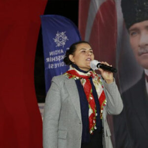 ozlem cercioglunun chpden akpye gececegi iddia edildi akpnin aydin yoneticisi yalanladi sultanhisar belediye baskani partiye katilacak JIYVTtks