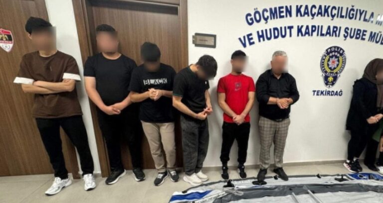 15 kacak gocmen ve 2 organizator yakalandi bthUOkWw