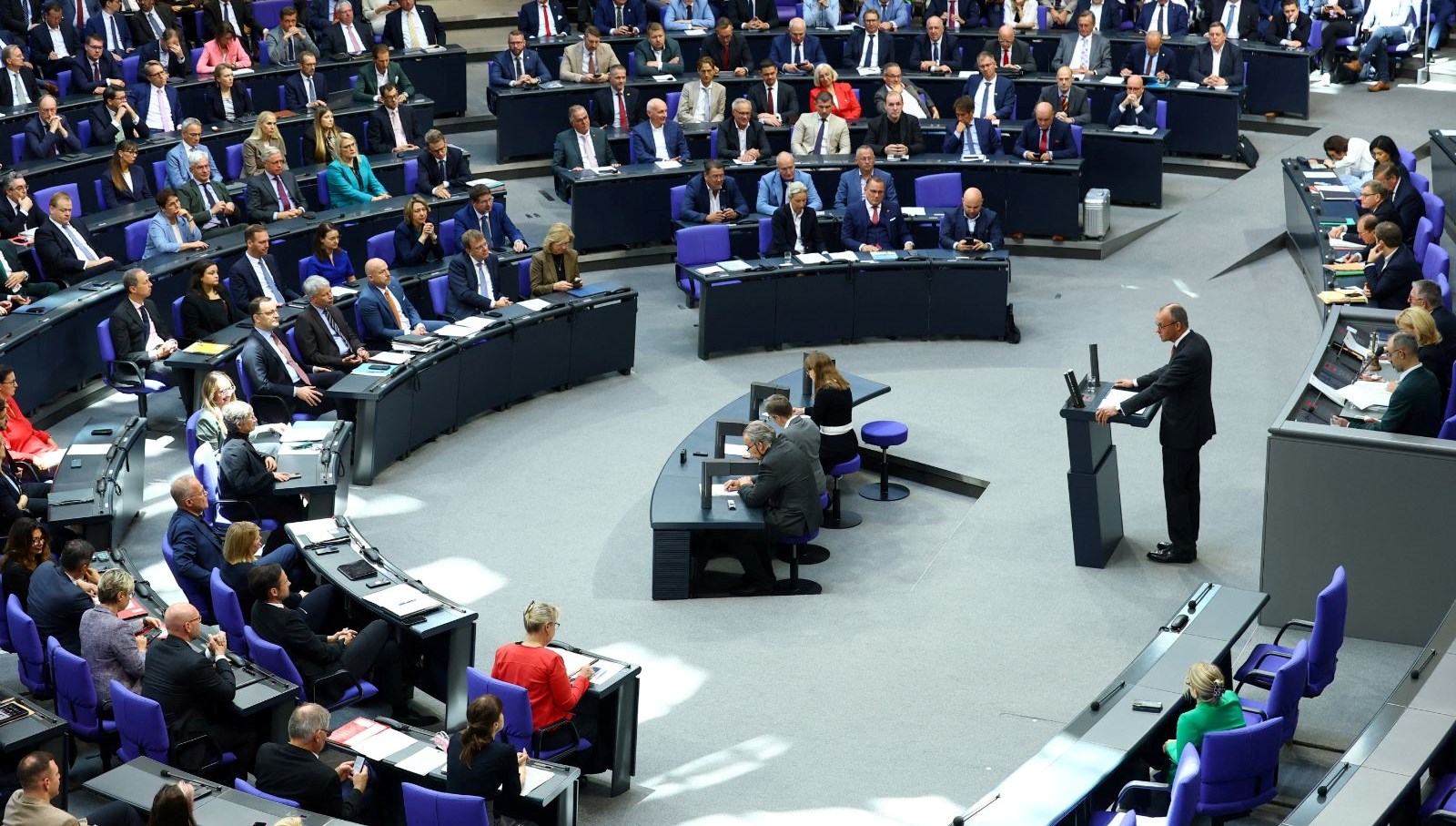 alman parlamentosunda giris karti krizi x51urCQ3