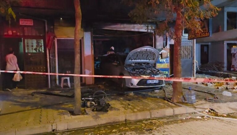 bahcelievlerde oto tamirhanesinde yangin kaynak makinesi patladi yuHQv8UC