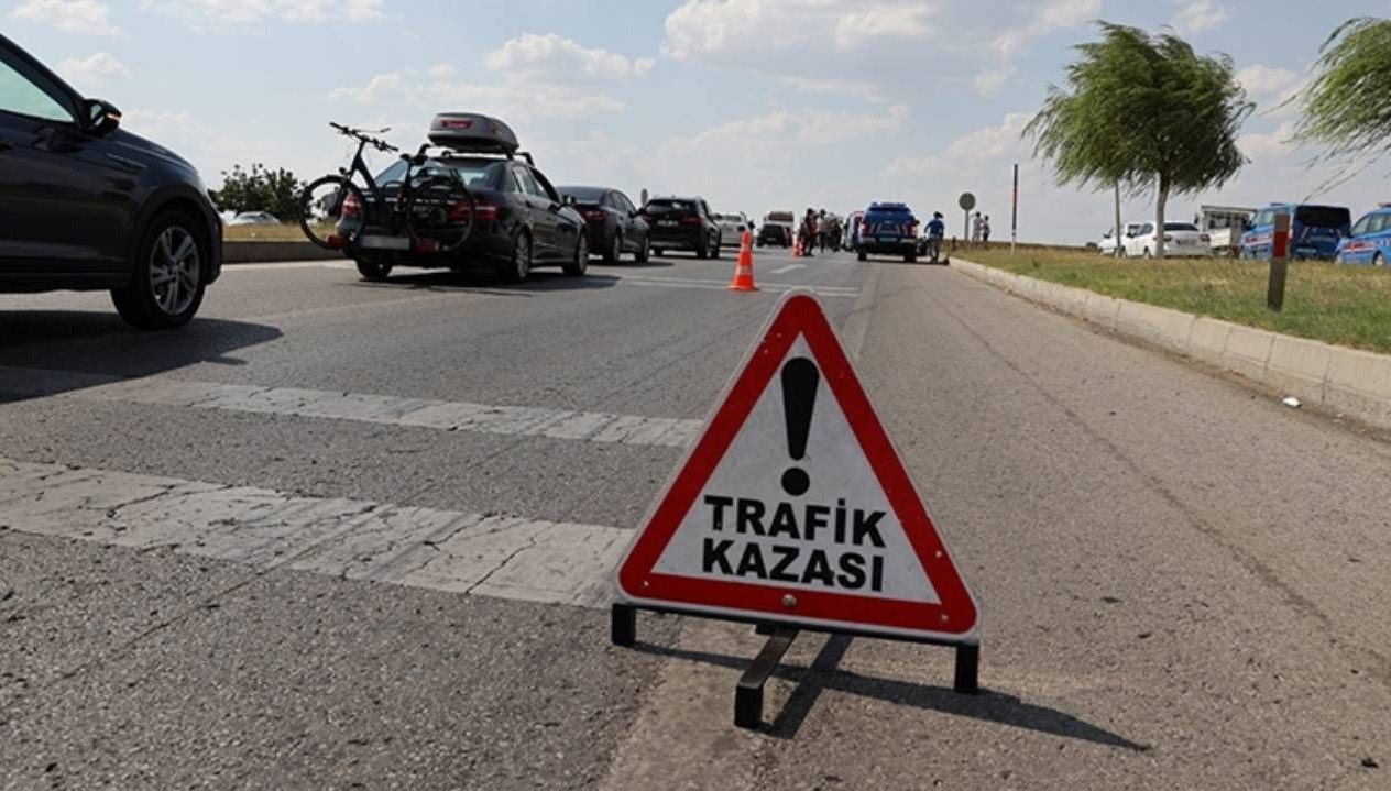 igdirda iki arac carpisti 5 yarali nwMRNfeN