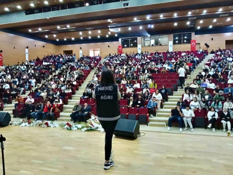 agrida emniyet mudurlugu ogrencileri bilgilendirdi ZBinWvMW