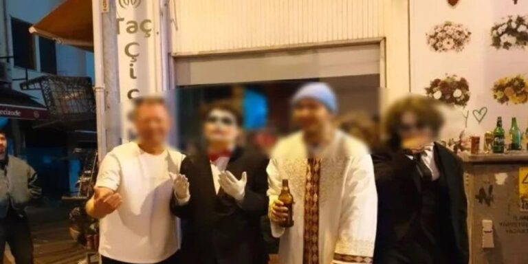 alkollu etkinlige imam cubbesiyle katildi KdszrBbY.jpg