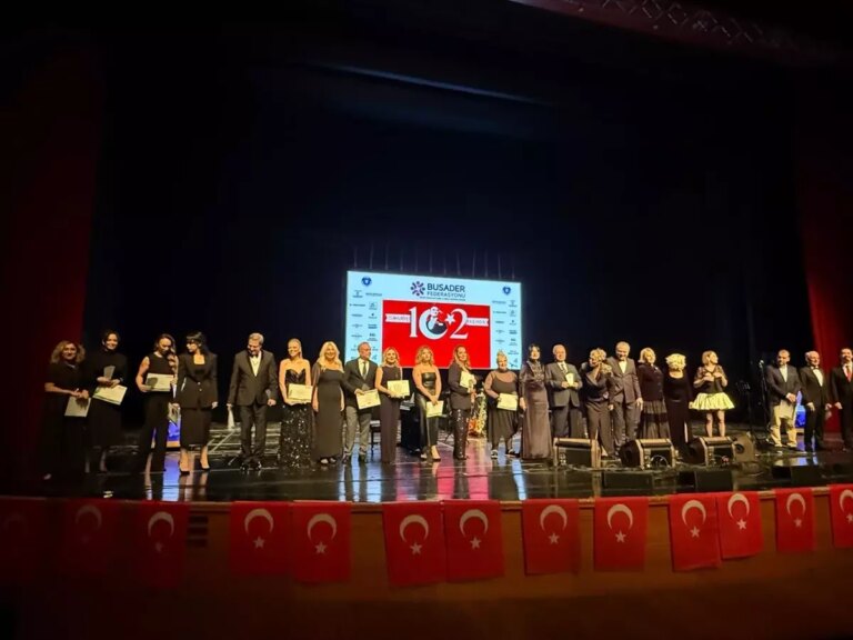 cumhuriyet konseri bursalilarla bulustu e4ZCbFm7.jpg