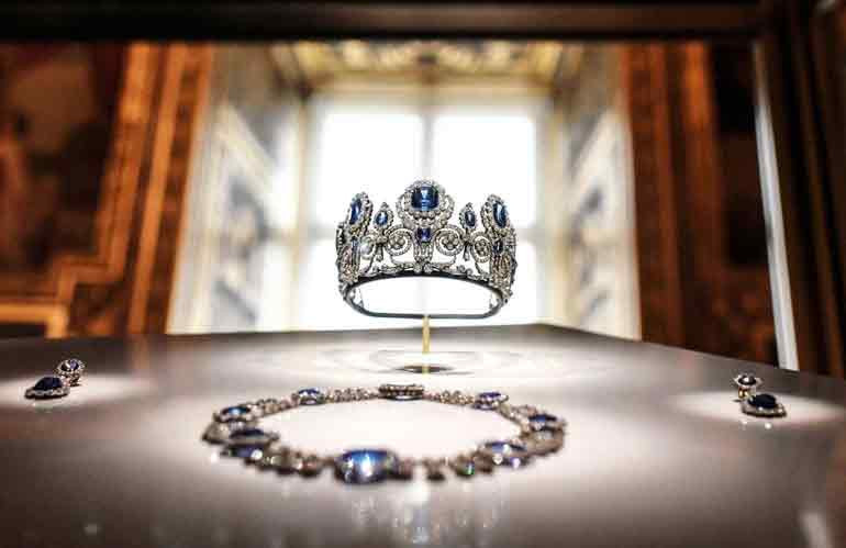 Paris’teki Louvre Müzesi’nden çalınan kraliyet mücevherleri.