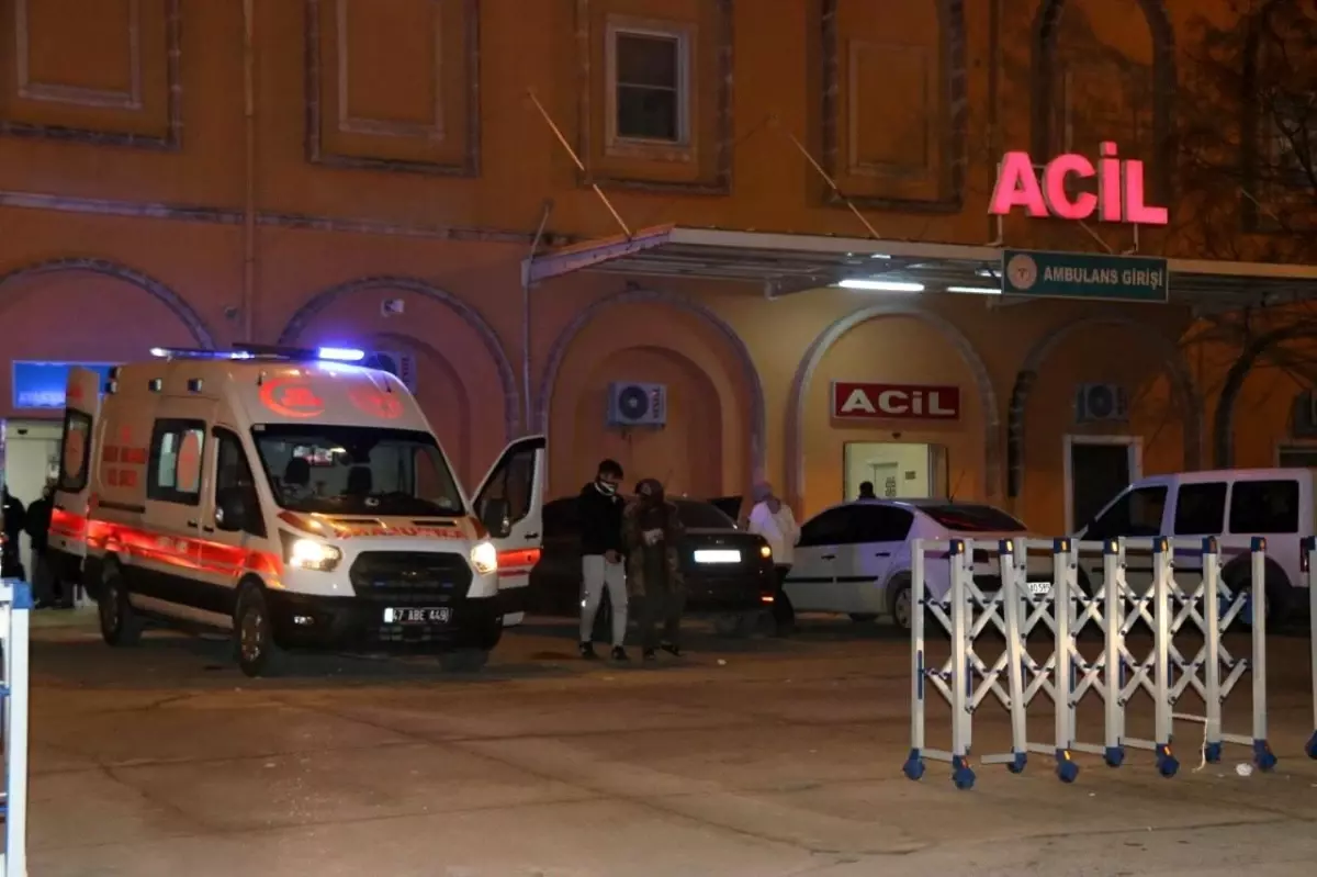 mardinde otomobil kazasi 5 yarali x7EpbLNc.jpg