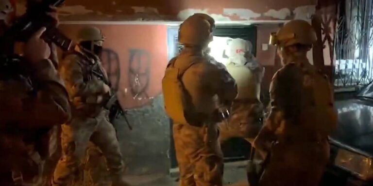 41 ilde dev silah kacakciligi operasyonu binlerce muhimmat ele gecirildi PN2ju1Sc.jpg