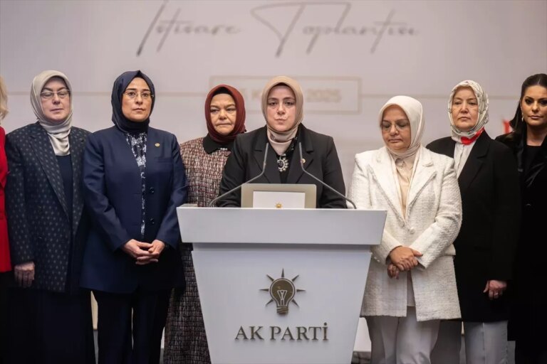ak-parti-kadin-kollari-baskani-ercandan-kadina-yonelik-siddete-karsi-uluslararasi-mucadele-gunu-aciklamasi-aciklamasi-ALOxPRDK.jpg
