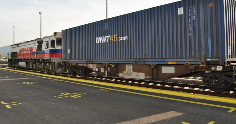 turkiyenin-ilk-ozel-intermodal-terminali-railporttanilk-tren-cikisi-gerceklesti-11s1pVHl.webp
