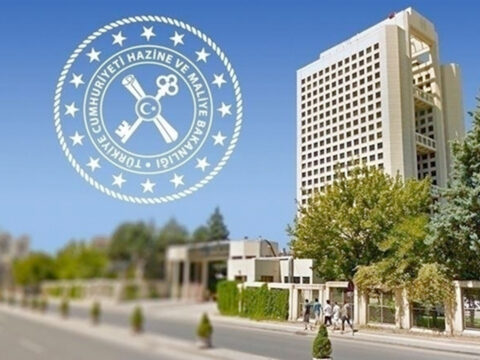 Maliye vergiye ilişkin 1,1 milyona yakın sorusuna yanıt verdi