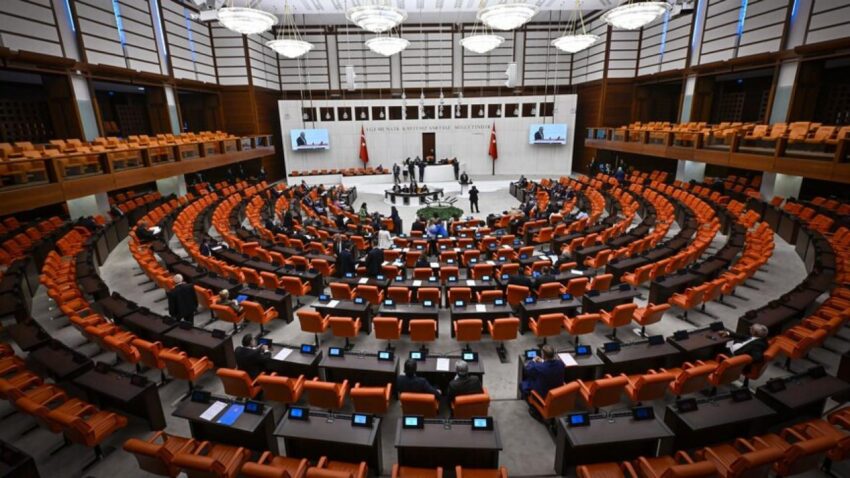 Daha once gorulmemis plan dikkat ceken iddia 10 vekil daha parti degistirecek kLUxuxPV